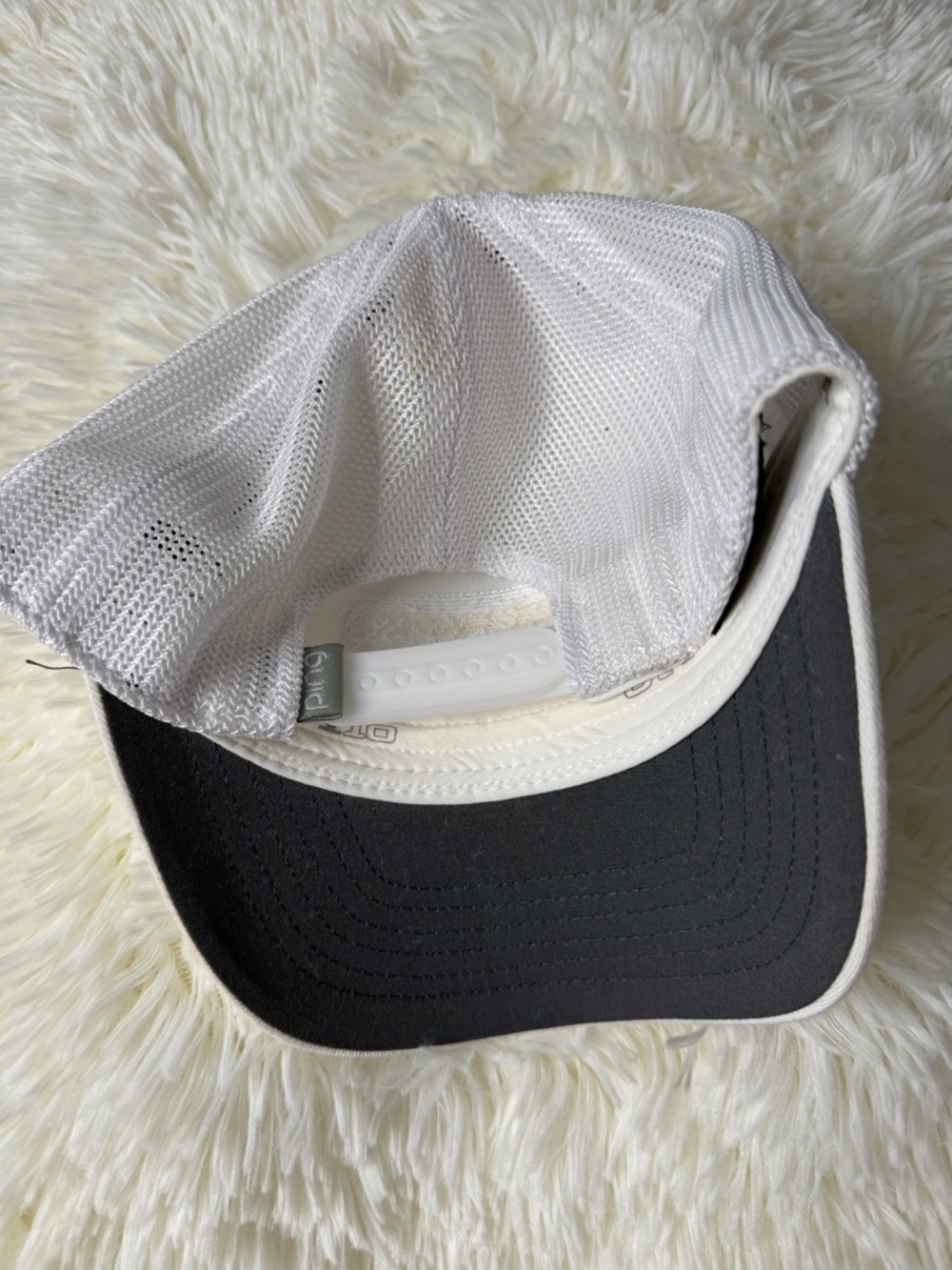 Ping White Mesh Trucker Golf Hat – Adjustable – Pre‑Owned - Picture 6 of 8